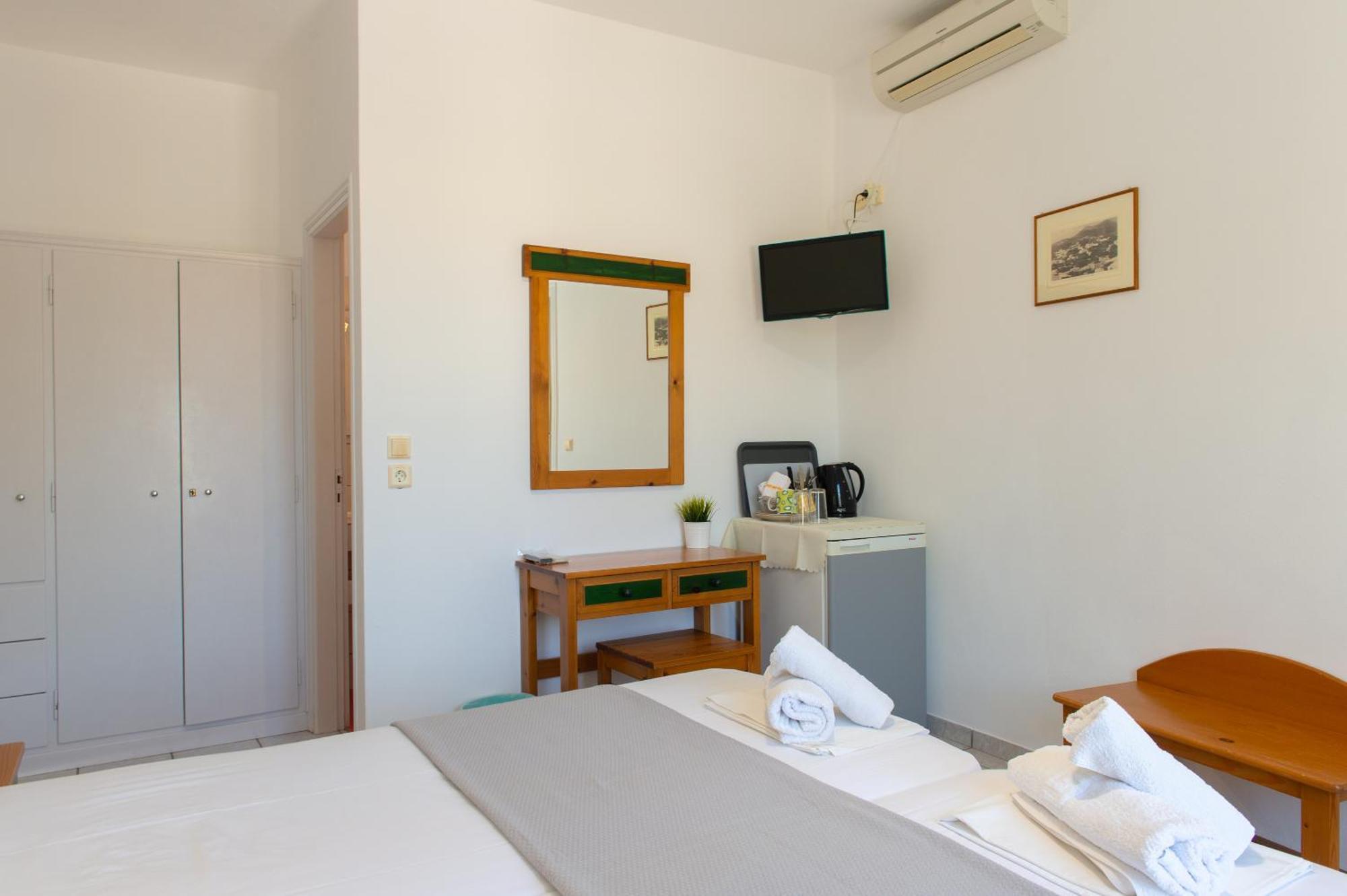 Morpheas Pension Rooms & Apartments Kamares  الغرفة الصورة